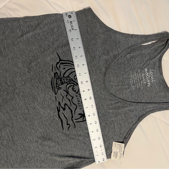 NWT Local Motion tank - Picture 4 of 5